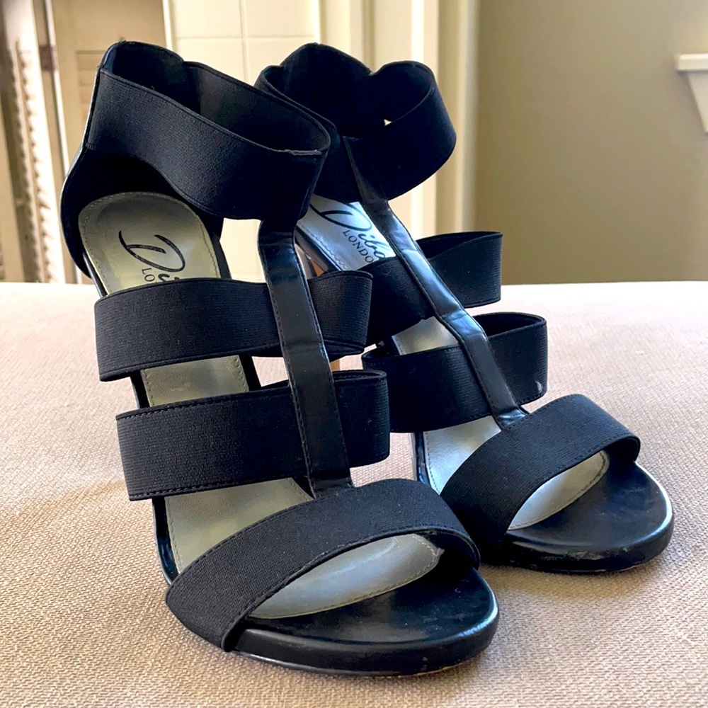 Size 10 Dilia London Black Heels
